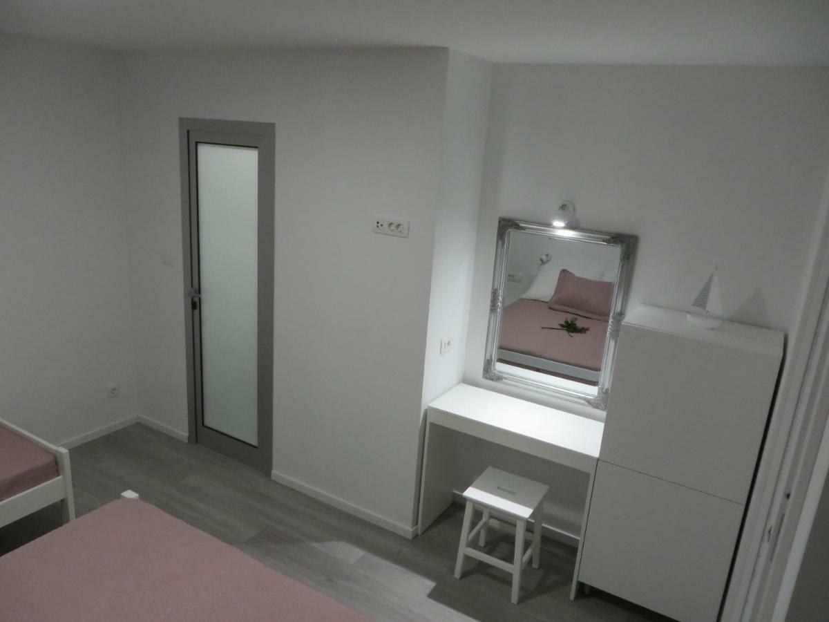 Apartmani Raos Dugi Rat Ngoại thất bức ảnh