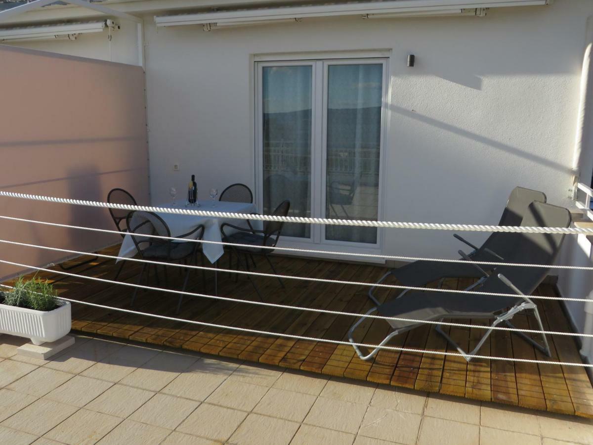 Apartmani Raos Dugi Rat Ngoại thất bức ảnh