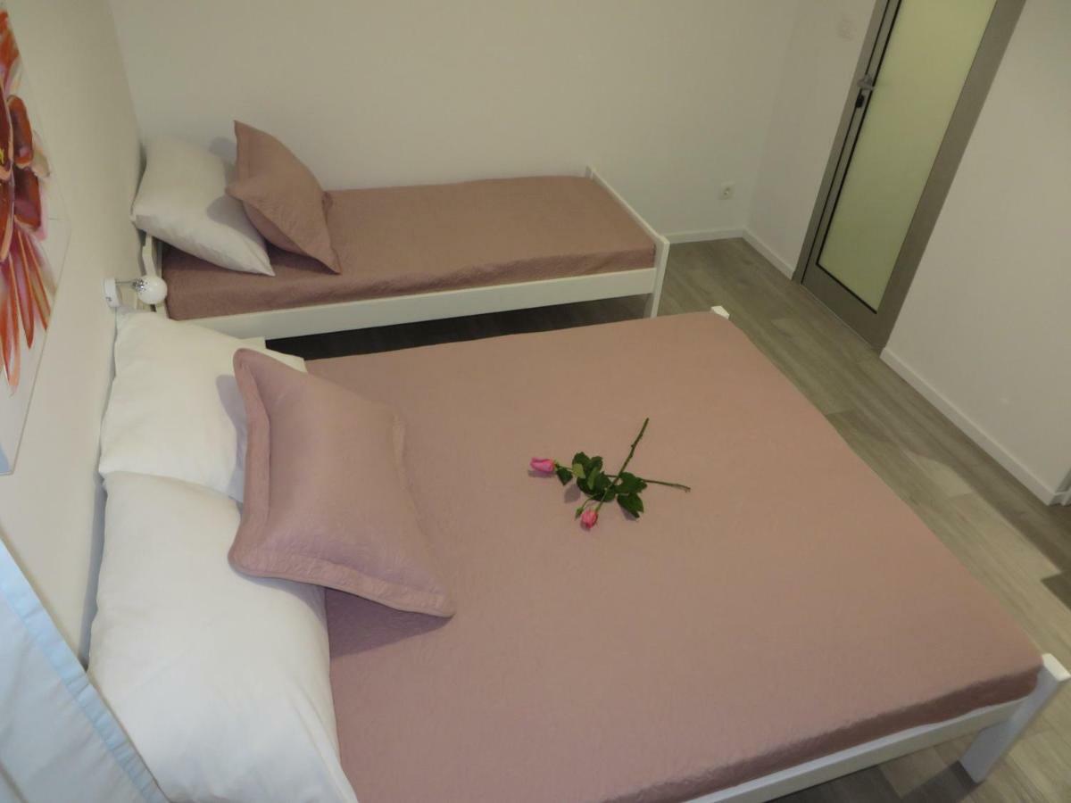 Apartmani Raos Dugi Rat Ngoại thất bức ảnh