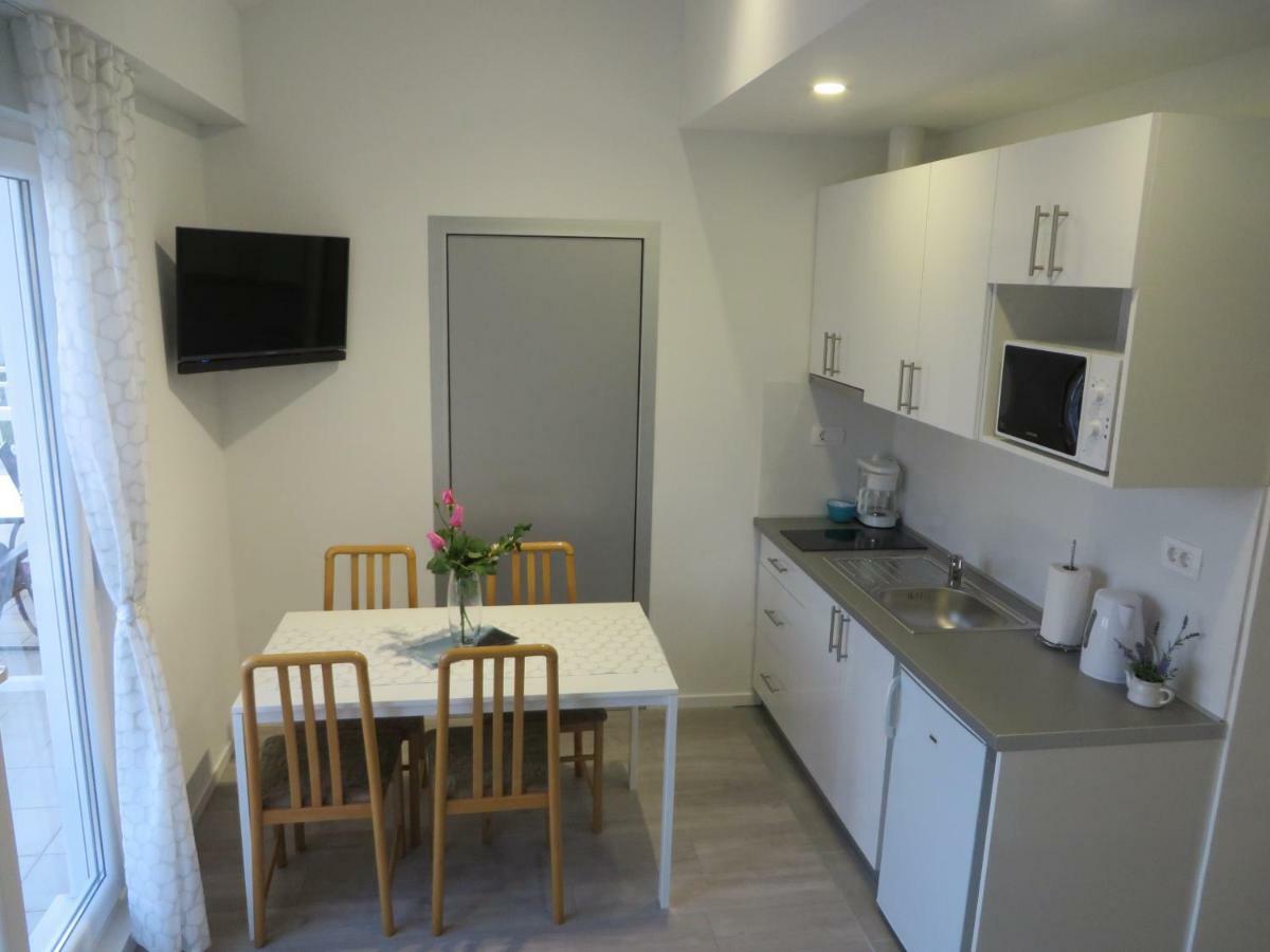Apartmani Raos Dugi Rat Ngoại thất bức ảnh
